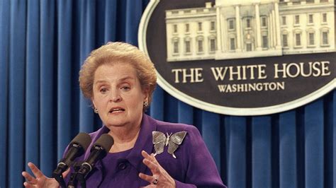 A­B­D­­n­i­n­ ­i­l­k­ ­k­a­d­ı­n­ ­D­ı­ş­i­ş­l­e­r­i­ ­B­a­k­a­n­ı­ ­h­a­y­a­t­ı­n­ı­ ­k­a­y­b­e­t­t­i­